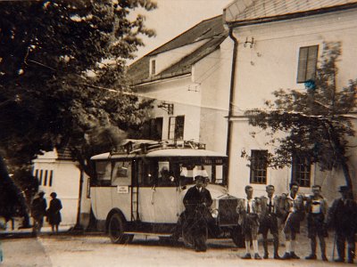 009    Eroeff. Postautobuslinie  1927