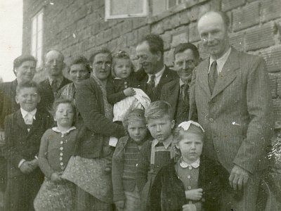 17 Godnkinder beim Ziegler 50er Jahre