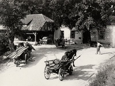 Gasthof Josef Grömer in Wildberg um 1912, Raststation für Mensch und Tier