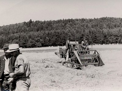 10 Die Maehdrescher waren noch etwas kleiner