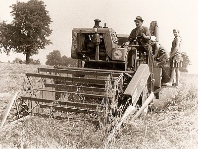 1970 Fotos bei der Ernte 02